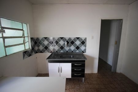 Casa para alugar com 300m², 4 quartos e 2 vagasCozinha da Edícula 2