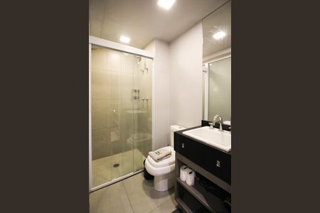 Banheiro de kitnet/studio à venda com 1 quarto, 30m² em Vila Olímpia, São Paulo