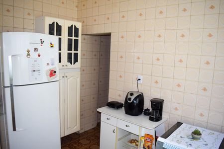 Casa à venda com 300m², 2 quartos e 2 vagasCozinha
