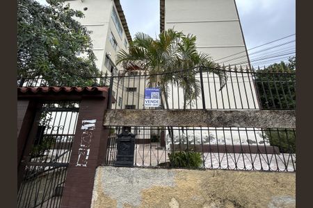 Apartamento à venda com 60m², 2 quartos e 1 vagaFachada + plaquinha