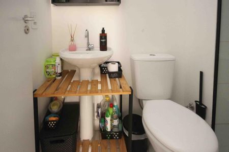 Apartamento para alugar com 32m², 2 quartos e sem vaga Apartamento para alugar com 32m², 2 quartos e sem vagaBanheiro