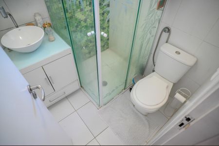 Apartamento à venda com 52m², 2 quartos e 1 vaga Apartamento à venda com 52m², 2 quartos e 1 vagaBanheiro