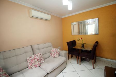 Sala de casa à venda com 4 quartos, 400m² em Vista Alegre, Rio de Janeiro