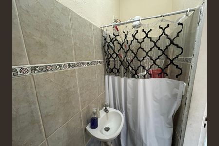 Casa à venda com 145m², 4 quartos e 1 vagaBanheiro 2