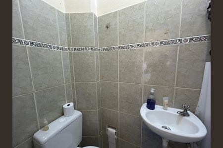 Casa à venda com 145m², 4 quartos e 1 vagaBanheiro 2