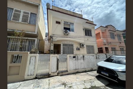 Casa à venda com 145m², 4 quartos e 1 vagaFachada