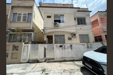 Casa à venda com 145m², 4 quartos e 1 vagaFachada