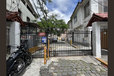 Casa à venda com 145m², 4 quartos e 1 vagaFachada + plaquinha