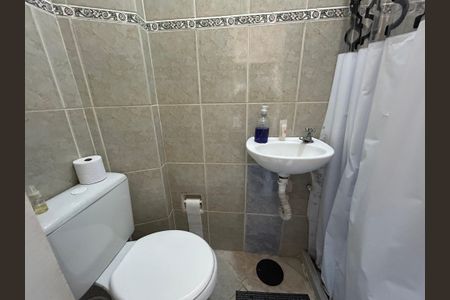 Casa à venda com 145m², 4 quartos e 1 vagaBanheiro 2