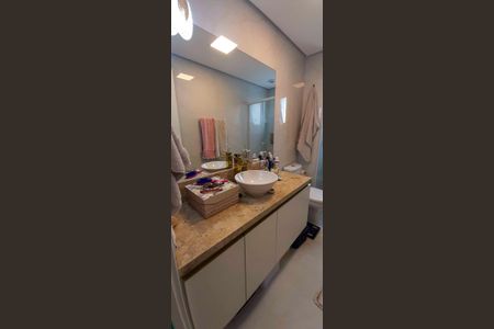 Apartamento à venda com 91m², 2 quartos e 2 vagasBanheiro da Suíte 1