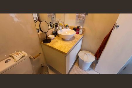 Apartamento à venda com 91m², 2 quartos e 2 vagasBanheiro da Suíte 2