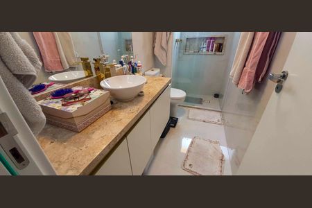 Apartamento à venda com 91m², 2 quartos e 2 vagasBanheiro da Suíte 1