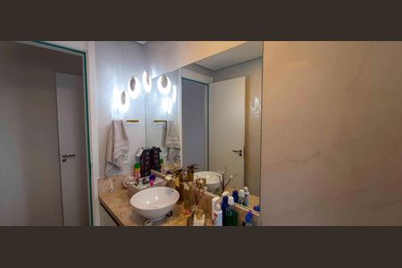 Apartamento à venda com 91m², 2 quartos e 2 vagasBanheiro da Suíte 1