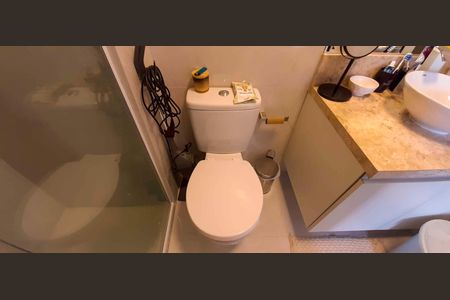 Apartamento à venda com 91m², 2 quartos e 2 vagasBanheiro da Suíte 2