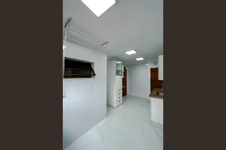 Apartamento à venda com 87m², 3 quartos e 2 vagas Apartamento à venda com 87m², 3 quartos e 2 vagasÁrea de Serviço