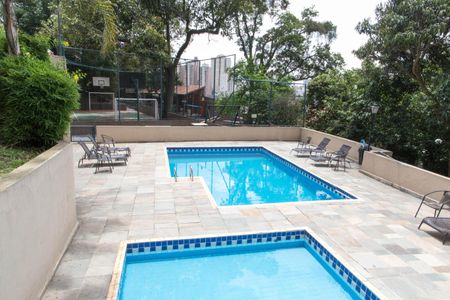 Apartamento à venda com 72m², 3 quartos e 1 vaga Apartamento à venda com 72m², 3 quartos e 1 vagaPiscina