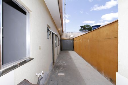 Casa para alugar com 65m², 2 quartos e sem vagaÁrea comum