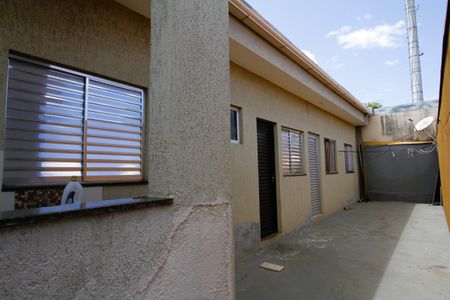 Casa para alugar com 65m², 2 quartos e sem vagaÁrea comum