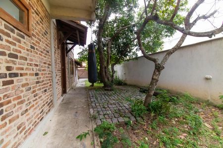Área externa de casa à venda com 3 quartos, 200m² em Piratininga, Niterói