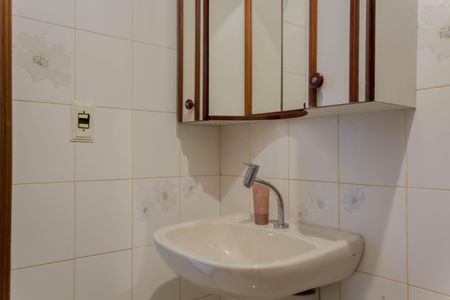 Casa à venda com 150m², 2 quartos e 2 vagas Casa à venda com 150m², 2 quartos e 2 vagasBanheiro