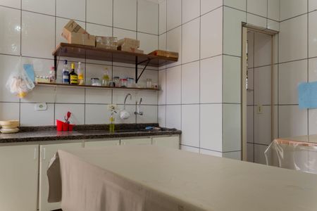 Casa à venda com 150m², 2 quartos e 2 vagas Casa à venda com 150m², 2 quartos e 2 vagasCozinha de serviço