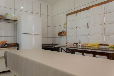 Casa à venda com 150m², 2 quartos e 2 vagas Casa à venda com 150m², 2 quartos e 2 vagasCozinha de serviço