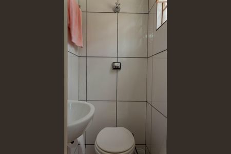 Casa à venda com 150m², 2 quartos e 2 vagas Casa à venda com 150m², 2 quartos e 2 vagasBanheiro de serviço