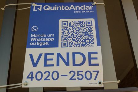 Casa à venda com 150m², 2 quartos e 2 vagas Casa à venda com 150m², 2 quartos e 2 vagasFachada