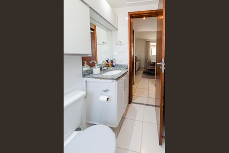 Apartamento à venda com 120m², 2 quartos e 2 vagas Apartamento à venda com 120m², 2 quartos e 2 vagasBanheiro 1