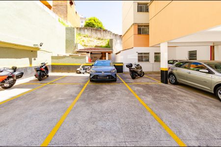 Apartamento à venda com 120m², 2 quartos e 2 vagas Apartamento à venda com 120m², 2 quartos e 2 vagasGaragem