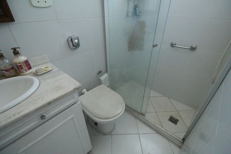 Apartamento para alugar com 100m², 3 quartos e 1 vagaBanheiro da suíte