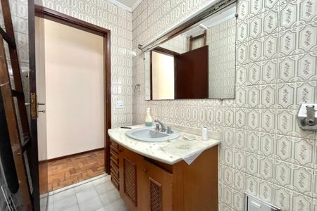 Casa à venda com 219m², 3 quartos e 2 vagasBanheiro Corredor