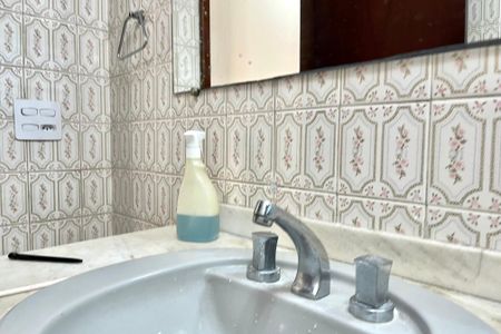 Casa à venda com 219m², 3 quartos e 2 vagasBanheiro Corredor