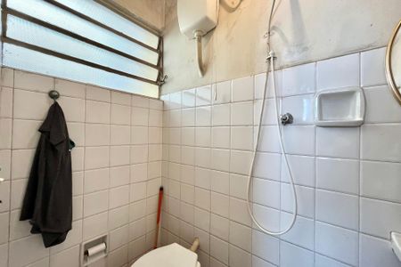 Casa à venda com 219m², 3 quartos e 2 vagasBanheiro de serviço