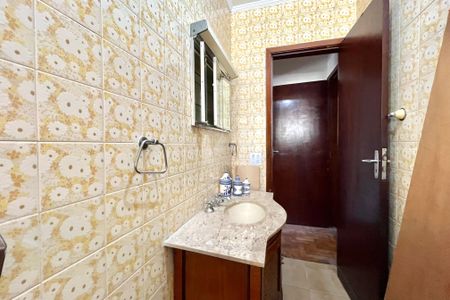 Casa à venda com 219m², 3 quartos e 2 vagasBanheiro da Suíte