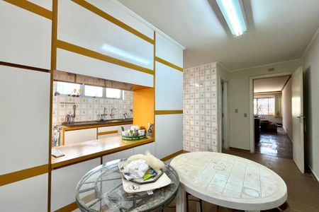 Casa à venda com 219m², 3 quartos e 2 vagasCozinha