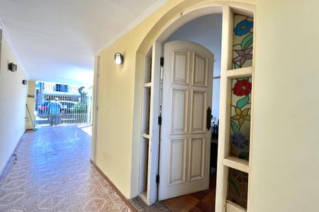 Casa à venda com 219m², 3 quartos e 2 vagasEntrada