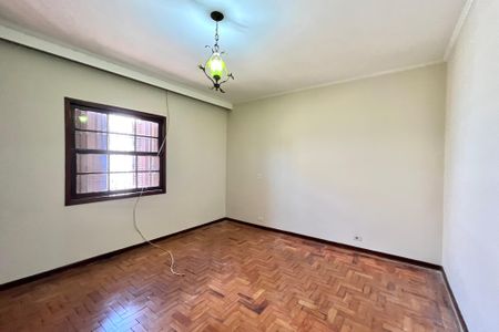 Casa à venda com 219m², 3 quartos e 2 vagasQuarto 2