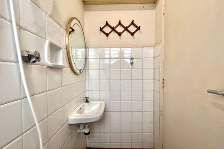 Casa à venda com 219m², 3 quartos e 2 vagasBanheiro de serviço