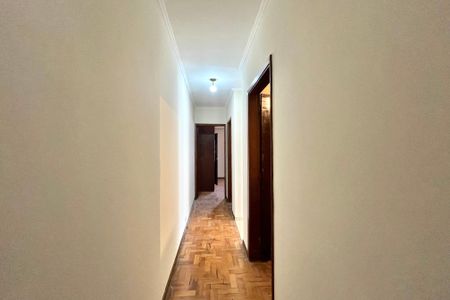 Casa à venda com 219m², 3 quartos e 2 vagasCorredor
