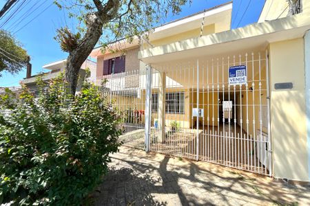 Casa à venda com 219m², 3 quartos e 2 vagasFachada