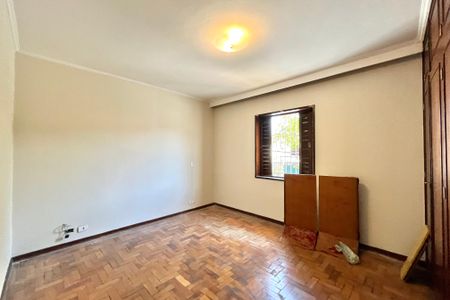 Casa à venda com 219m², 3 quartos e 2 vagasSuite