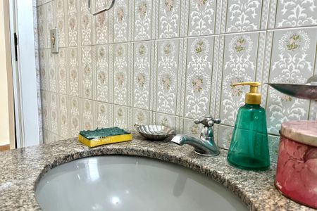 Casa à venda com 219m², 3 quartos e 2 vagasLavabo 