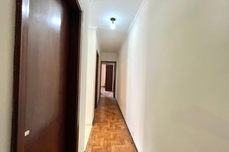 Casa à venda com 219m², 3 quartos e 2 vagasCorredor