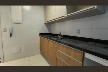 Apartamento para alugar com 280m², 3 quartos e 4 vagas Apartamento para alugar com 280m², 3 quartos e 4 vagasCozinha e Área de Serviço