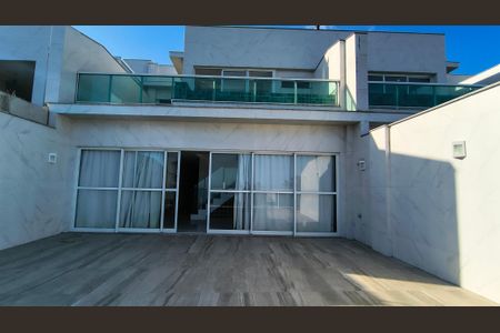 Apartamento para alugar com 280m², 3 quartos e 4 vagas Apartamento para alugar com 280m², 3 quartos e 4 vagasVaranda