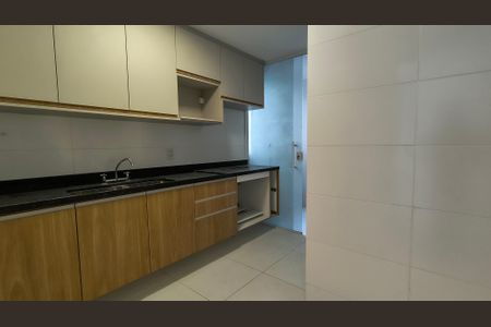 Apartamento para alugar com 280m², 3 quartos e 4 vagas Apartamento para alugar com 280m², 3 quartos e 4 vagasCozinha e Área de Serviço