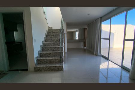 Sala de apartamento para alugar com 3 quartos, 280m² em Recreio dos Bandeirantes, Rio de Janeiro