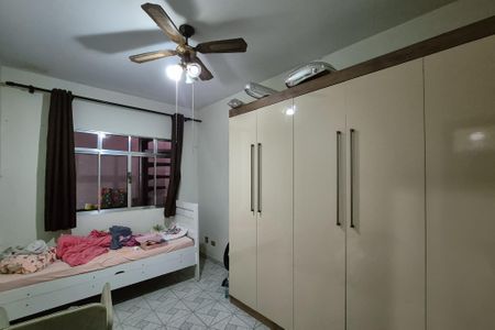 Casa à venda com 374m², 4 quartos e 2 vagasQuarto