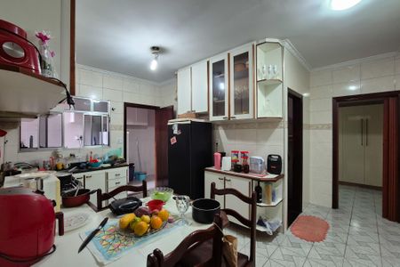 Casa à venda com 374m², 4 quartos e 2 vagascozinha